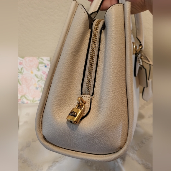 EUC Coach BROOKE Carryall 28 In CHALK   Handbag / Crossbody - Picture 5 of 16